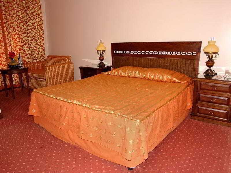 Antik Garden And Hotel Antik 阿萨拉尔 外观 照片