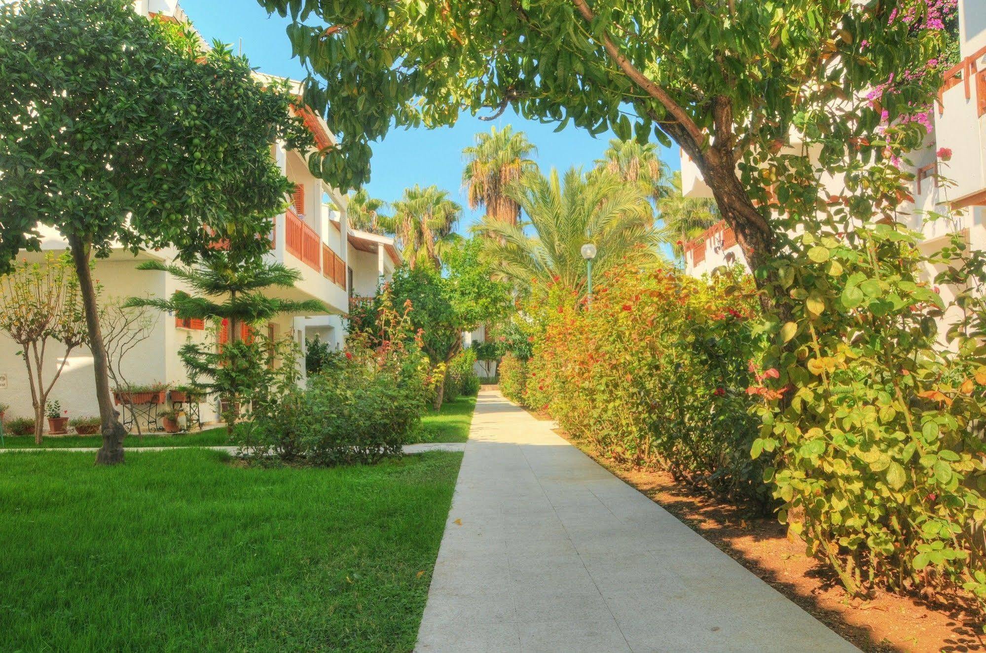 Antik Garden And Hotel Antik 阿萨拉尔 外观 照片